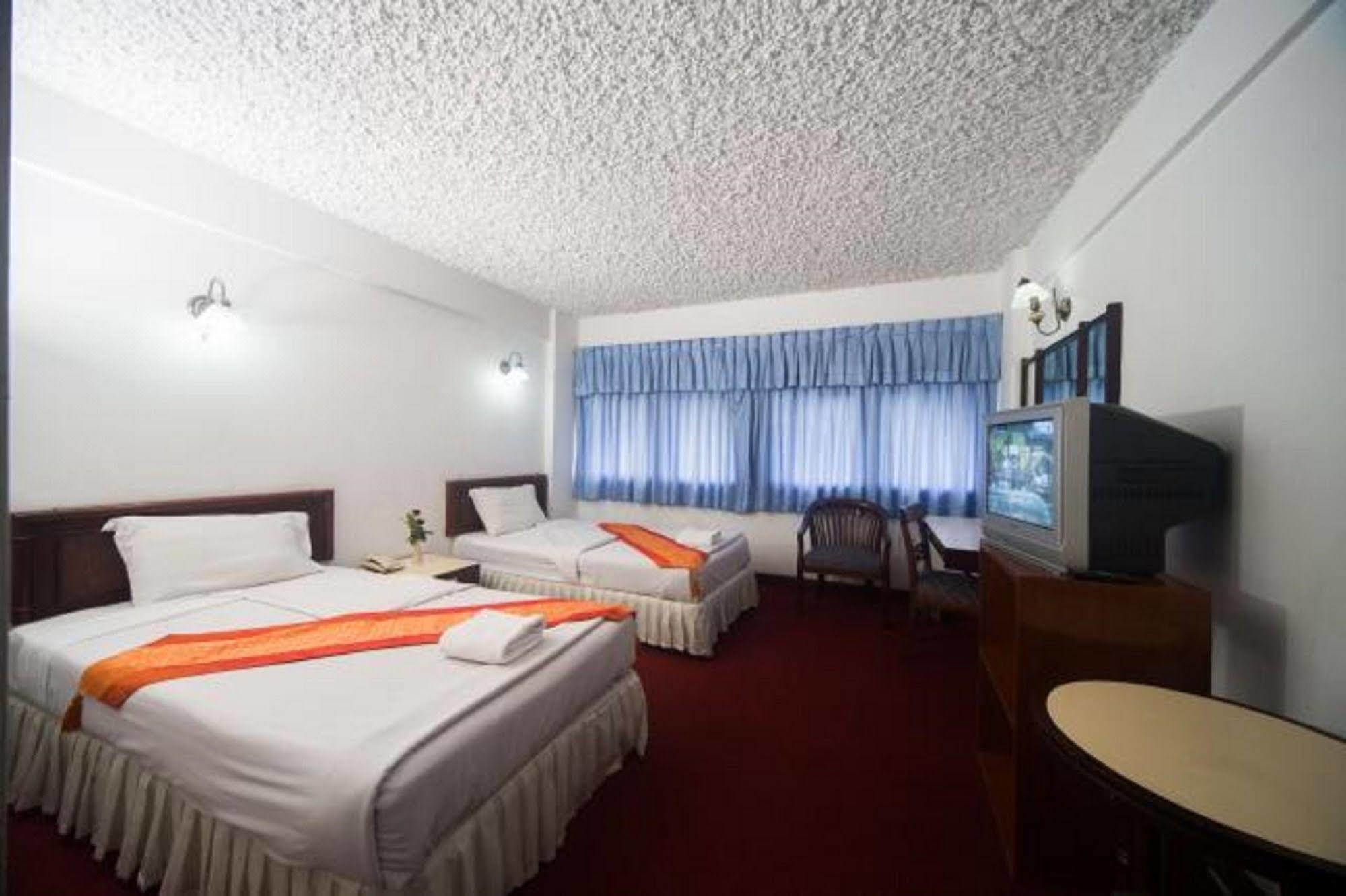 Amarin Nakorn Hotel Phitszanulok Kültér fotó